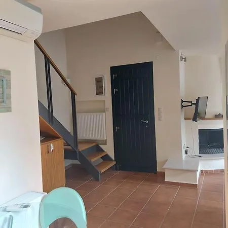 Дом отдыха On The Rocks Myrto