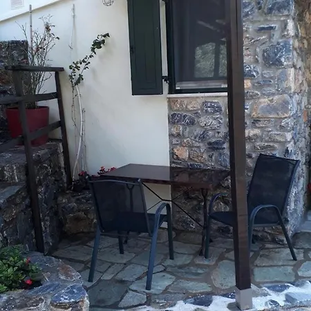 On The Rocks Myrto Holiday home